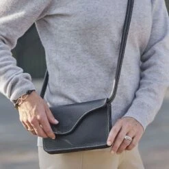 Oughton Paddock Convertible Belt Bag - Classic Black -Tack Of The Day Store 603715 800 800