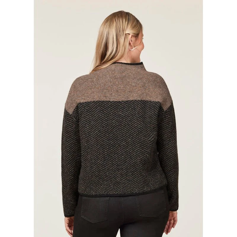EQL Women's Funnel Neck Herringbone Sweater - Truffle 4 EQL Women's Funnel Neck Herringbone Sweater - Truffle - Image 4