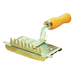 Cavalier Metal Curry/Scraper/Comb - Natural Wood